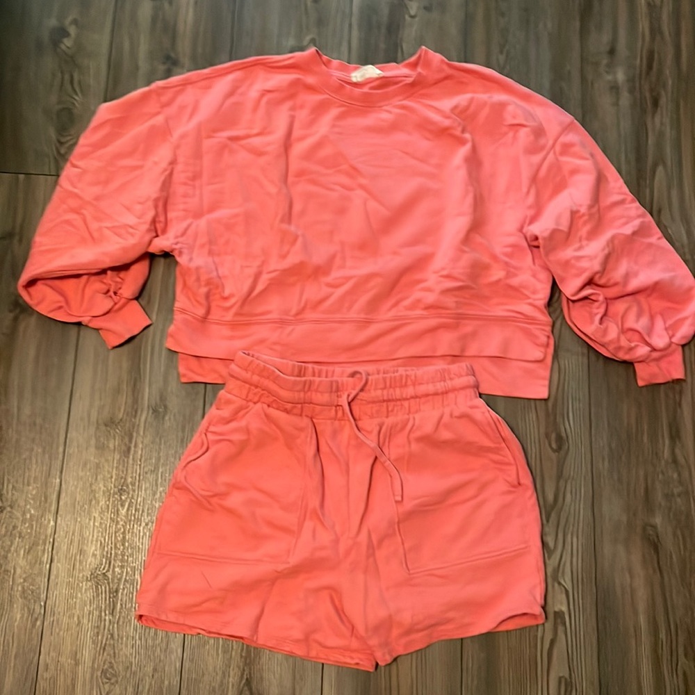 Two piece set balloon sleeve cropped sweatshirt & shorts